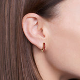 עגילי חישוק עדינים 0.31 קראט רובי