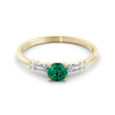 טבעת אמרלד ומוסונייט Petite Sparkle