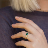 טבעת בגט אמרלד ויהלומים