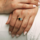 טבעת Toi et Moi אמרלד ויהלום