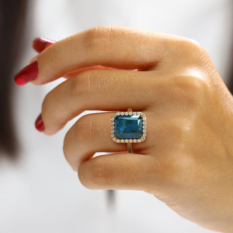 Emerald ring 6.51 carat HALO diamonds