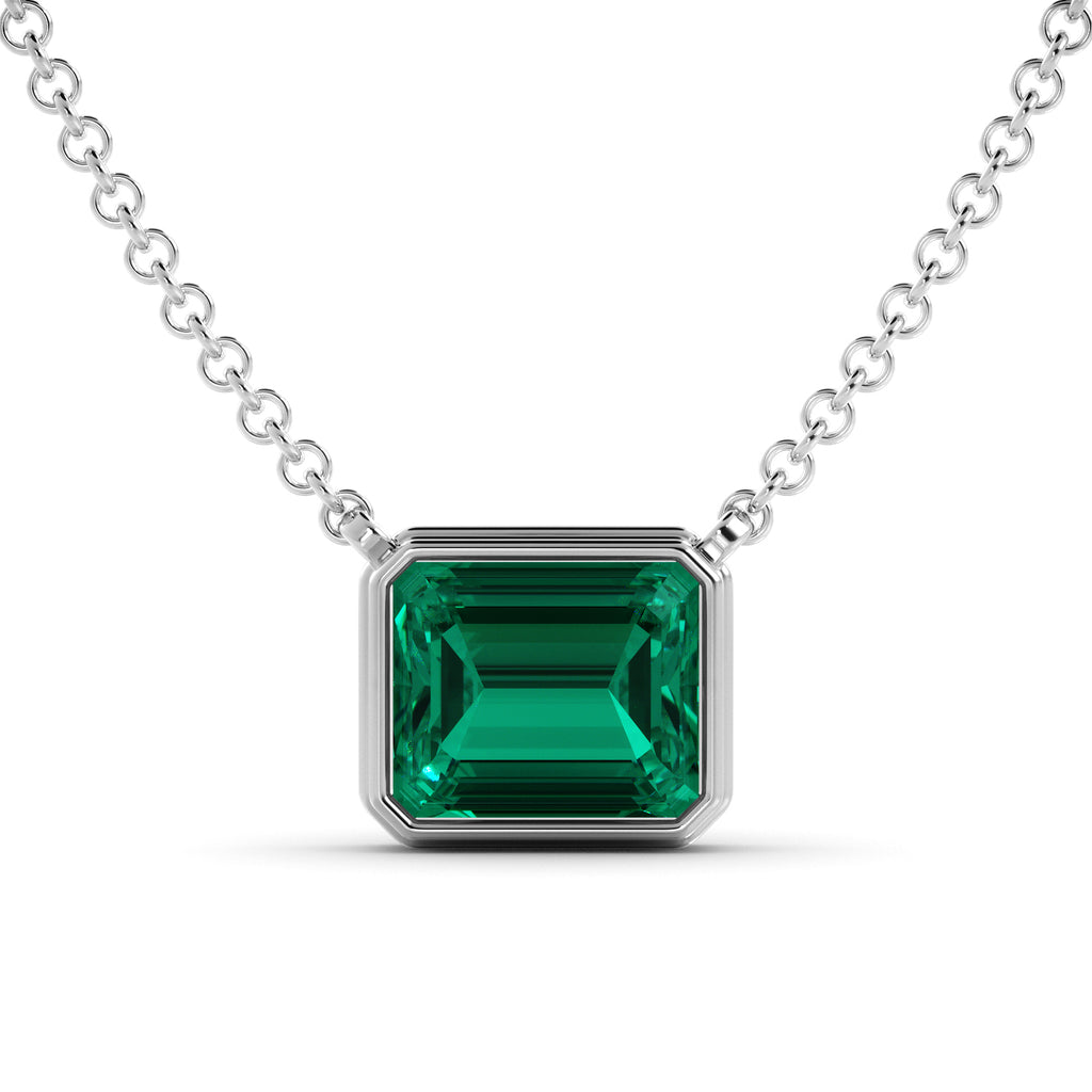 6.51 carat emerald inlaid gold necklace