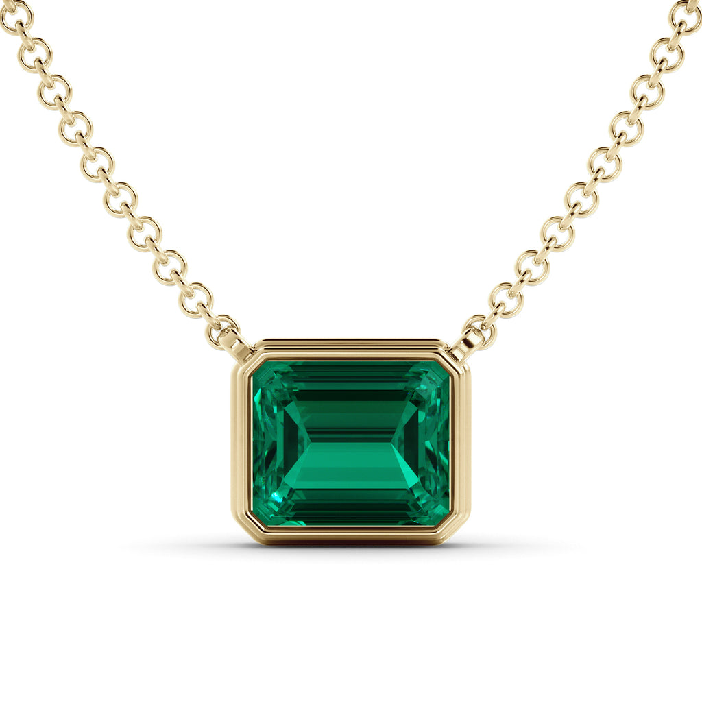 6.51 carat emerald inlaid gold necklace