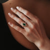 טבעת אמרלד ירוקה ויהלומים