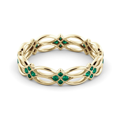 Celtic ring set with diamonds